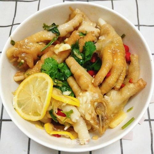 凉拌鸡爪的做法视频,美味简单，轻松学会的快手凉菜教程
