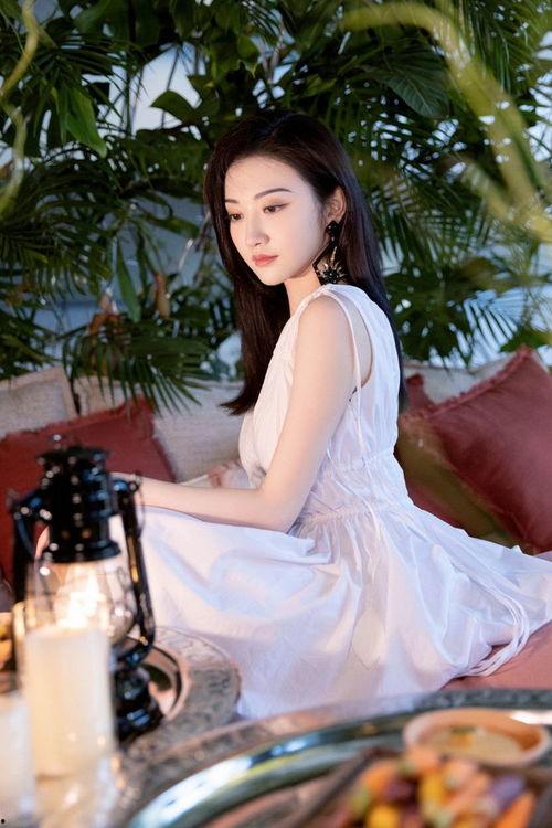 景甜写真视频,光影交织下的美丽瞬间