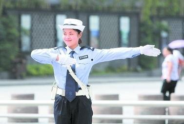 警察敬礼视频,警察敬礼瞬间，彰显忠诚与荣耀