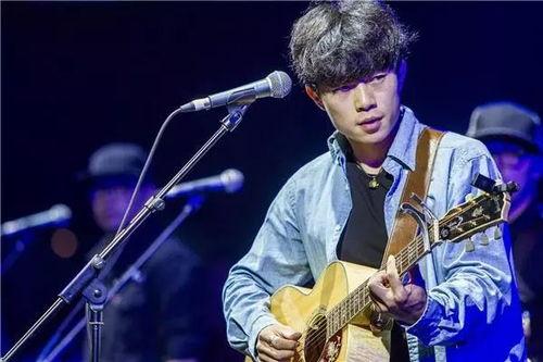 成都赵雷视频,用音乐讲述城市故事，唤醒青春回忆