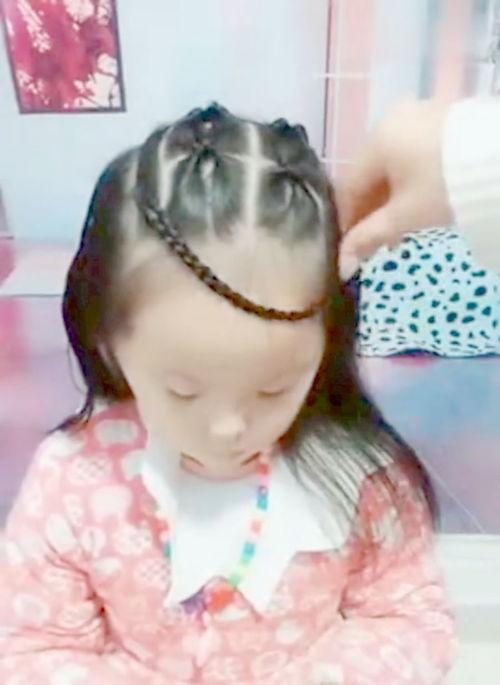 学宝宝扎头发视频